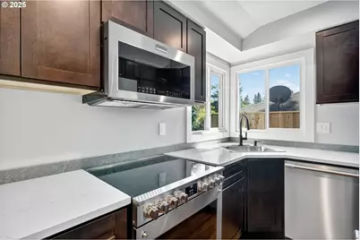 1826 NE 86th Ave, Portland, OR 97220 - Photo 7