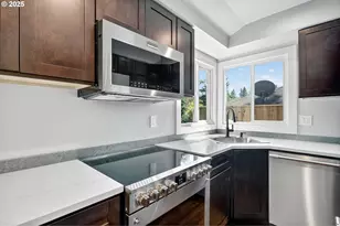 1826 NE 86th Ave, Portland, OR 97220 - Photo 7