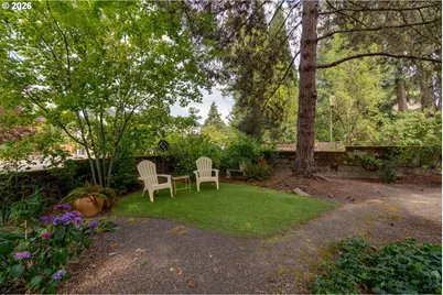 1081 NW Baker Crest Ct, McMinnville, OR 97128 - Photo 43