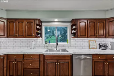 111 Sunset View Rd, Longview, WA 98632 - Photo 9