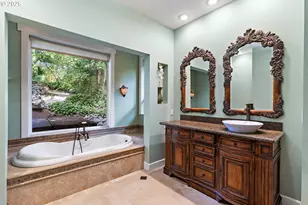 12436 SW 58th Ave, Portland, OR 97219 - Photo 9