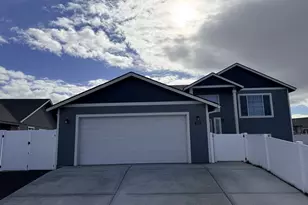472 Cardinal Pl, Umatilla, OR 97882 - Photo 1