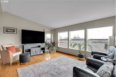 51398 SE Hood View Dr, Scappoose, OR 97056 - Photo 17