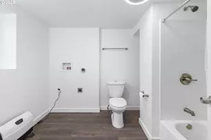 1241 NW Couch St, Camas, WA 98607 - Photo 33