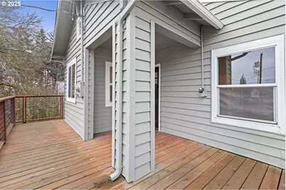 1241 NW Couch St, Camas, WA 98607 - Photo 3