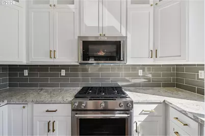 698 NW Hertel St, Hillsboro, OR 97124 - Photo 21