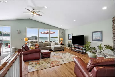 18525 NE Marine Dr #E8, Portland, OR 97230 - Photo 11