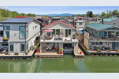 18525 NE Marine Dr #E8, Portland, OR 97230 - Photo 1