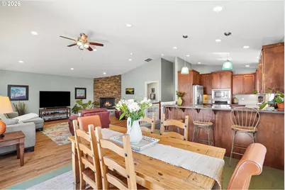 18525 NE Marine Dr #E8, Portland, OR 97230 - Photo 13