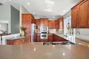 18525 NE Marine Dr, Portland, OR 97230 - Photo 15