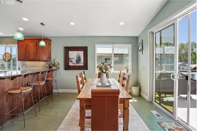 18525 NE Marine Dr #E8, Portland, OR 97230 - Photo 11