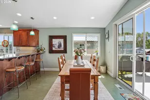 18525 NE Marine Dr, Portland, OR 97230 - Photo 11