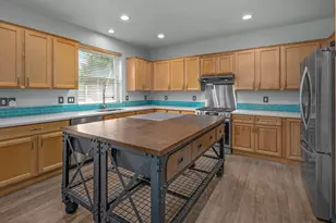 726 NW Harvest Moon Dr, Hillsboro, OR 97124 - Photo 11