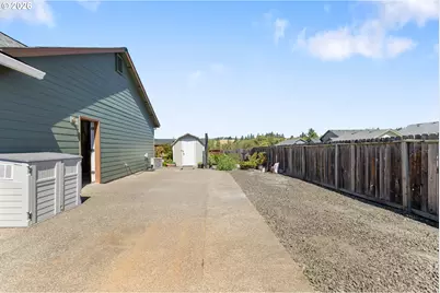 2653 Greyfox Dr, Sutherlin, OR 97479 - Photo 3