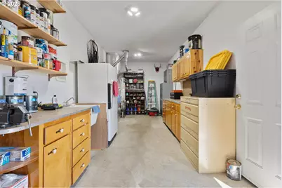 2653 Greyfox Dr, Sutherlin, OR 97479 - Photo 17