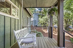 75 Marlboro Ln, Eugene, OR 97405 - Photo 3