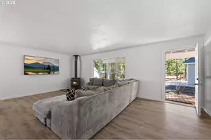 60091 Hopi Rd, Bend, OR 97702 - Photo 13