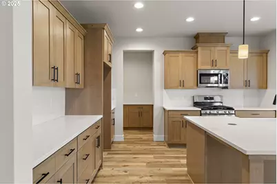 707 Magnolia Ave, Woodburn, OR 97071 - Photo 19