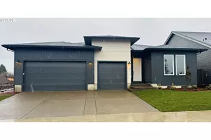 707 Magnolia Ave, Woodburn, OR 97071 - Photo 1