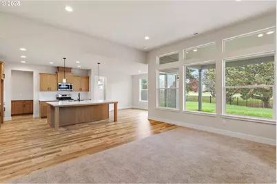 707 Magnolia Ave, Woodburn, OR 97071 - Photo 11