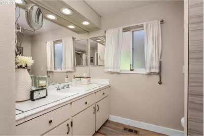 7095 SW Tierra Del Mar Dr, Beaverton, OR 97007 - Photo 33