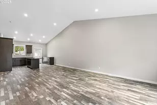 158 E H St, Vernonia, OR 97064 - Photo 5