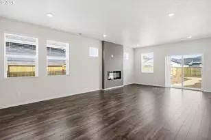 2646 V St, Springfield, OR 97477 - Photo 5