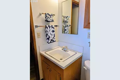 19838 NE Wasco St, Portland, OR 97230 - Photo 23