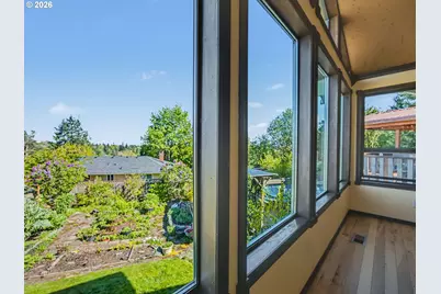 407 SW 7th St, Gresham, OR 97080 - Photo 5