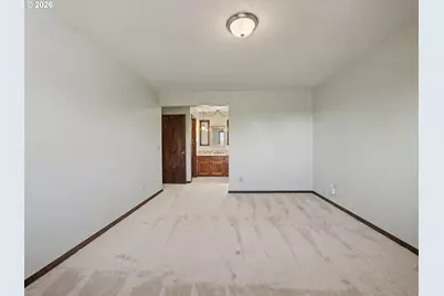 407 SW 7th St, Gresham, OR 97080 - Photo 15
