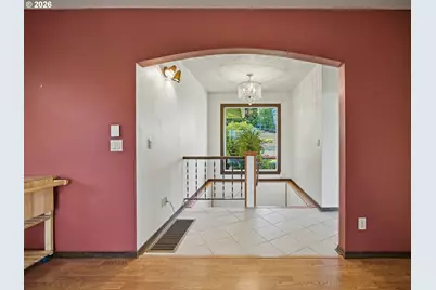 407 SW 7th St, Gresham, OR 97080 - Photo 7