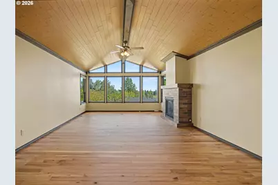 407 SW 7th St, Gresham, OR 97080 - Photo 3