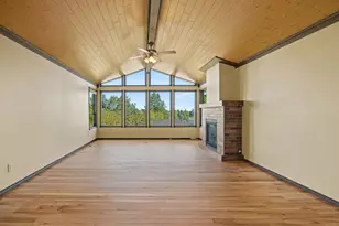 407 SW 7th St, Gresham, OR 97080 - Photo 3