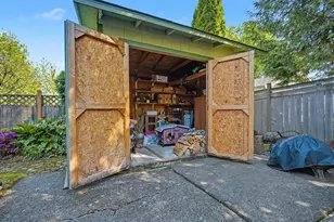 407 SW 7th St, Gresham, OR 97080 - Photo 41