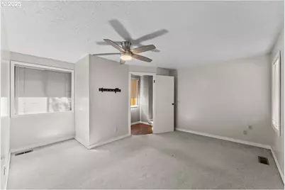 10220 SW Paulina Dr, Tualatin, OR 97062 - Photo 17