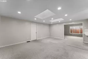 10220 SW Paulina Dr, Tualatin, OR 97062 - Photo 9