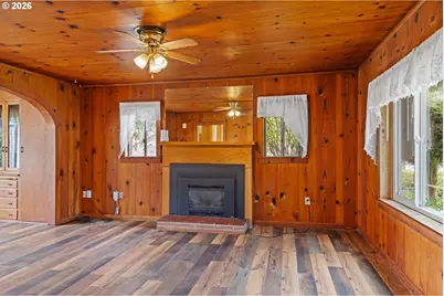 1095 W 11th St, Coquille, OR 97423 - Photo 13