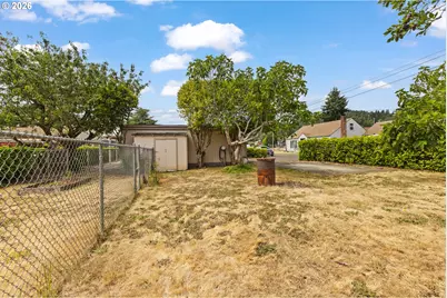 1095 W 11th St, Coquille, OR 97423 - Photo 31