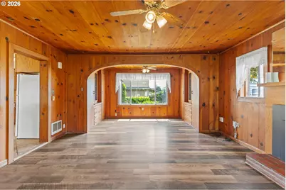 1095 W 11th St, Coquille, OR 97423 - Photo 15