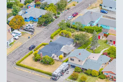 1095 W 11th St, Coquille, OR 97423 - Photo 43
