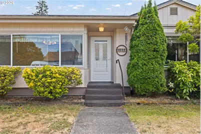1095 W 11th St, Coquille, OR 97423 - Photo 3