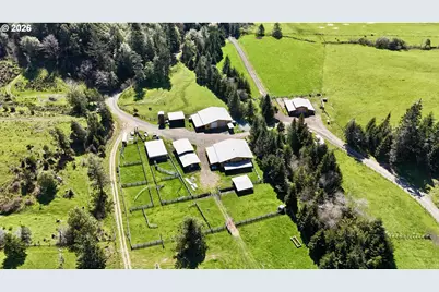 94621 N Bank Rogue River Rd, Gold Beach, OR 97444 - Photo 13