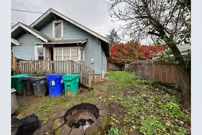 9102 NE Glisan St, Portland, OR 97220 - Photo 13