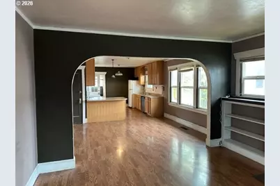 9102 NE Glisan St, Portland, OR 97220 - Photo 7