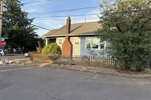 9102 NE Glisan St, Portland, OR 97220 - Photo 3