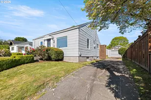 1326 SE 49th Ave, Portland, OR 97215 - Photo 3