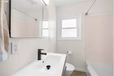1326 SE 49th Ave, Portland, OR 97215 - Photo 9