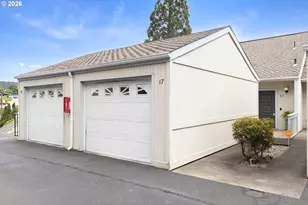 17 NW Mountain View Dr, Roseburg, OR 97471 - Photo 27