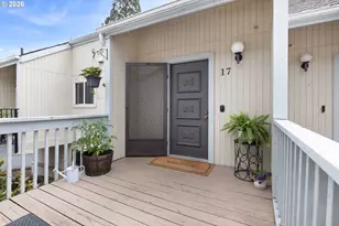 17 NW Mountain View Dr, Roseburg, OR 97471 - Photo 25