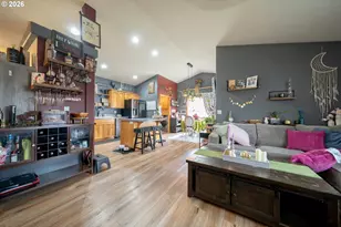 1137 SE 2nd Ave, Mill City, OR 97360 - Photo 9